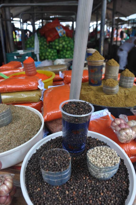 Banca de temperos no Mercado Ver-o-Peso, em Belém - PA